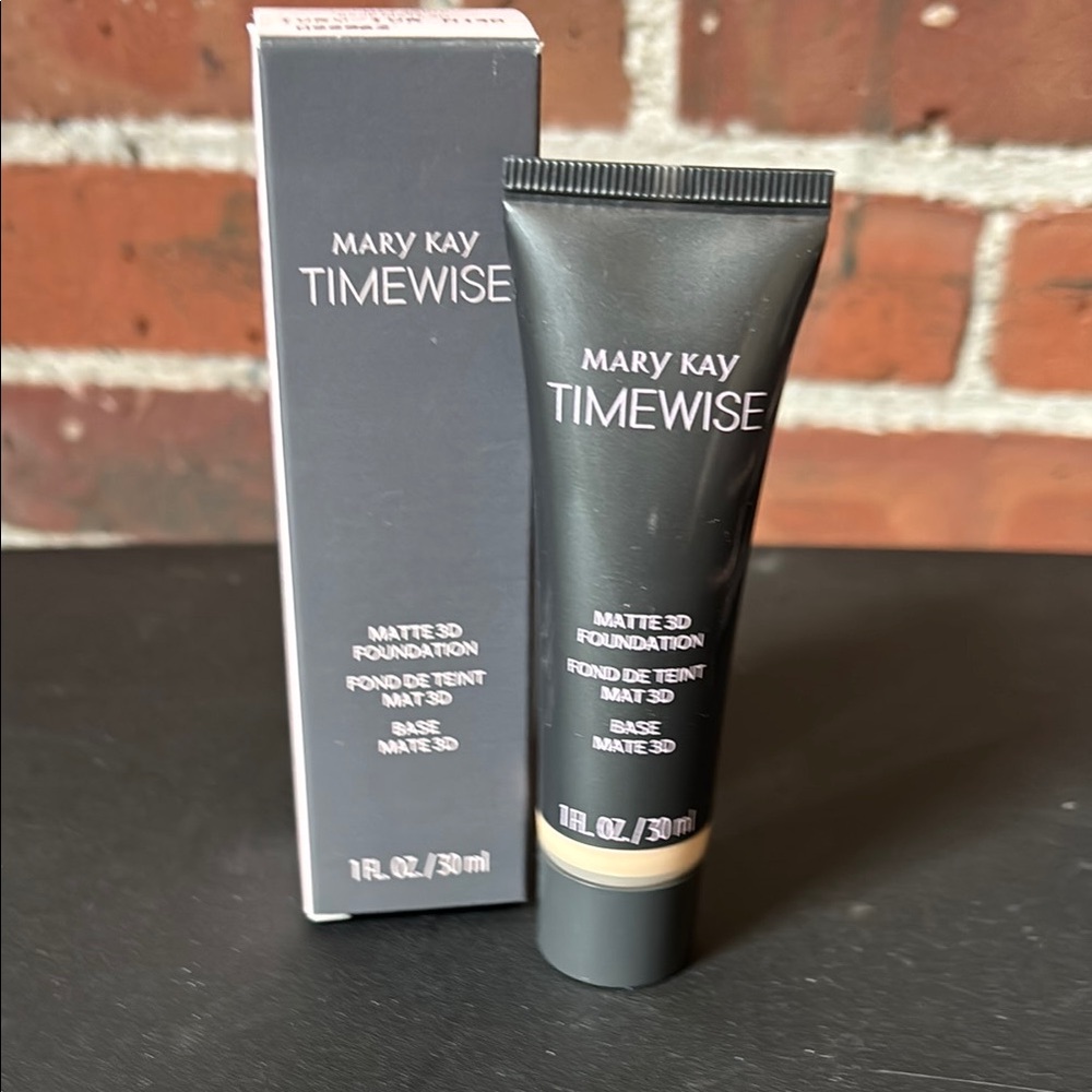 Mary Kay Timewise Matte 3D Foundation Tube